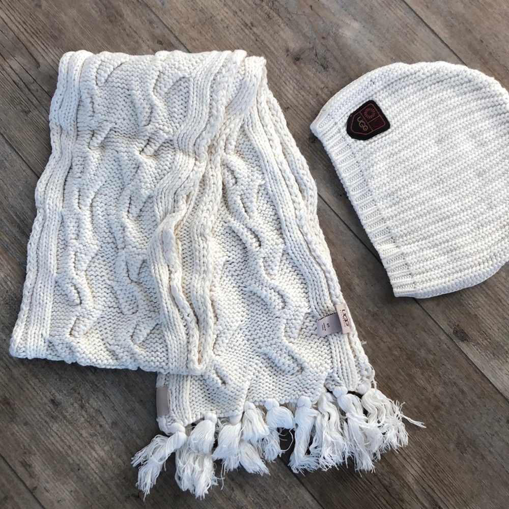 UGG Scarf & Hat